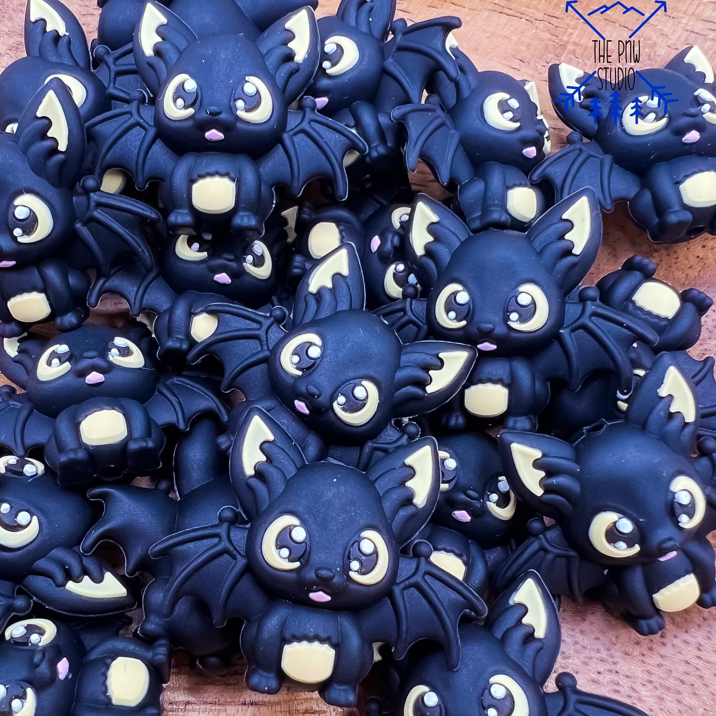 Black 3D dragon focal