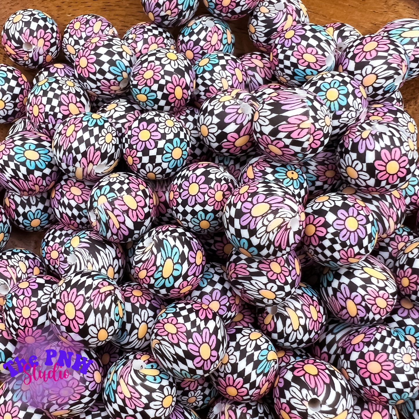 15mm Checkered flowers bead